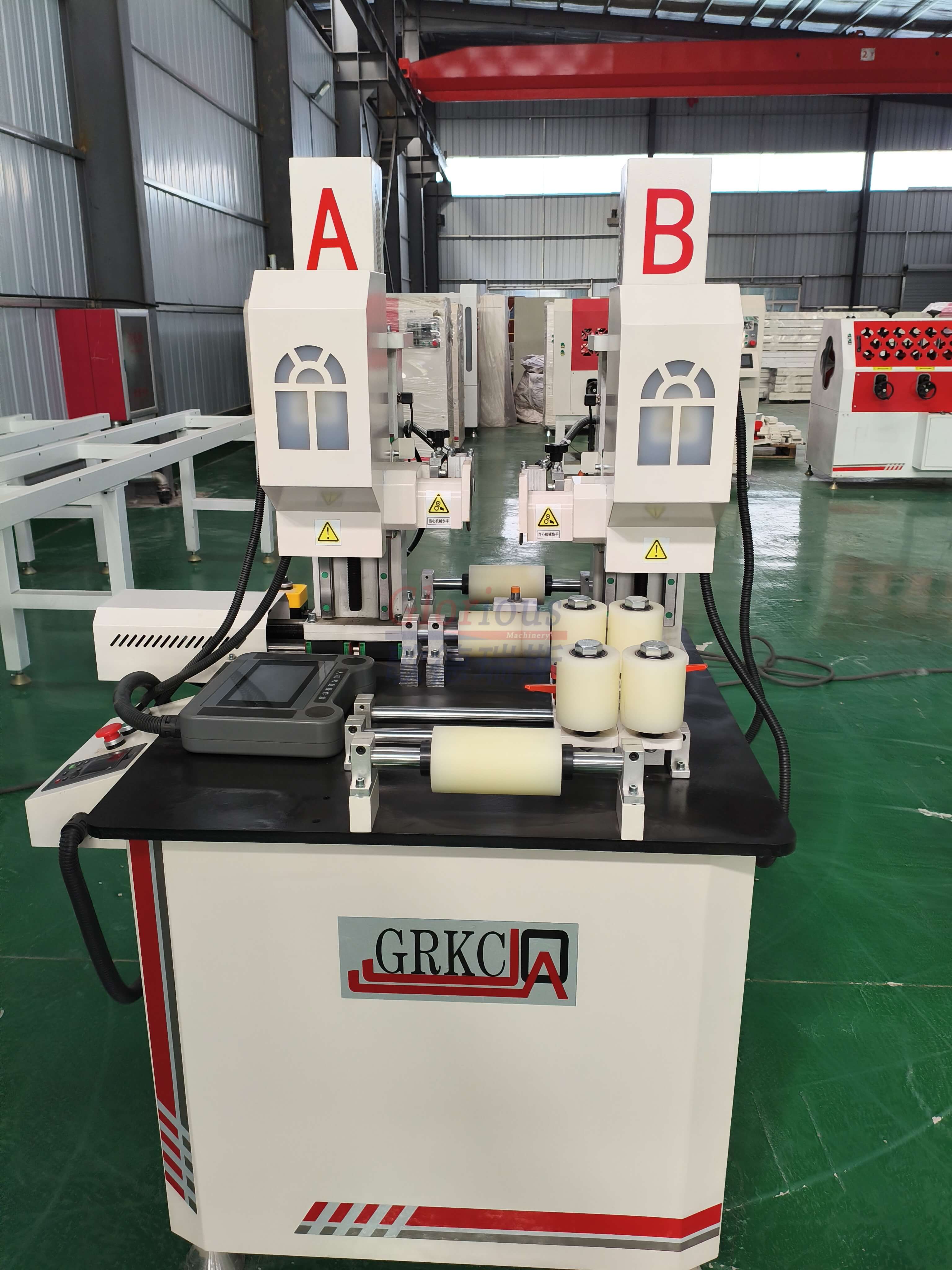 開齒穿條一體機(jī)概述