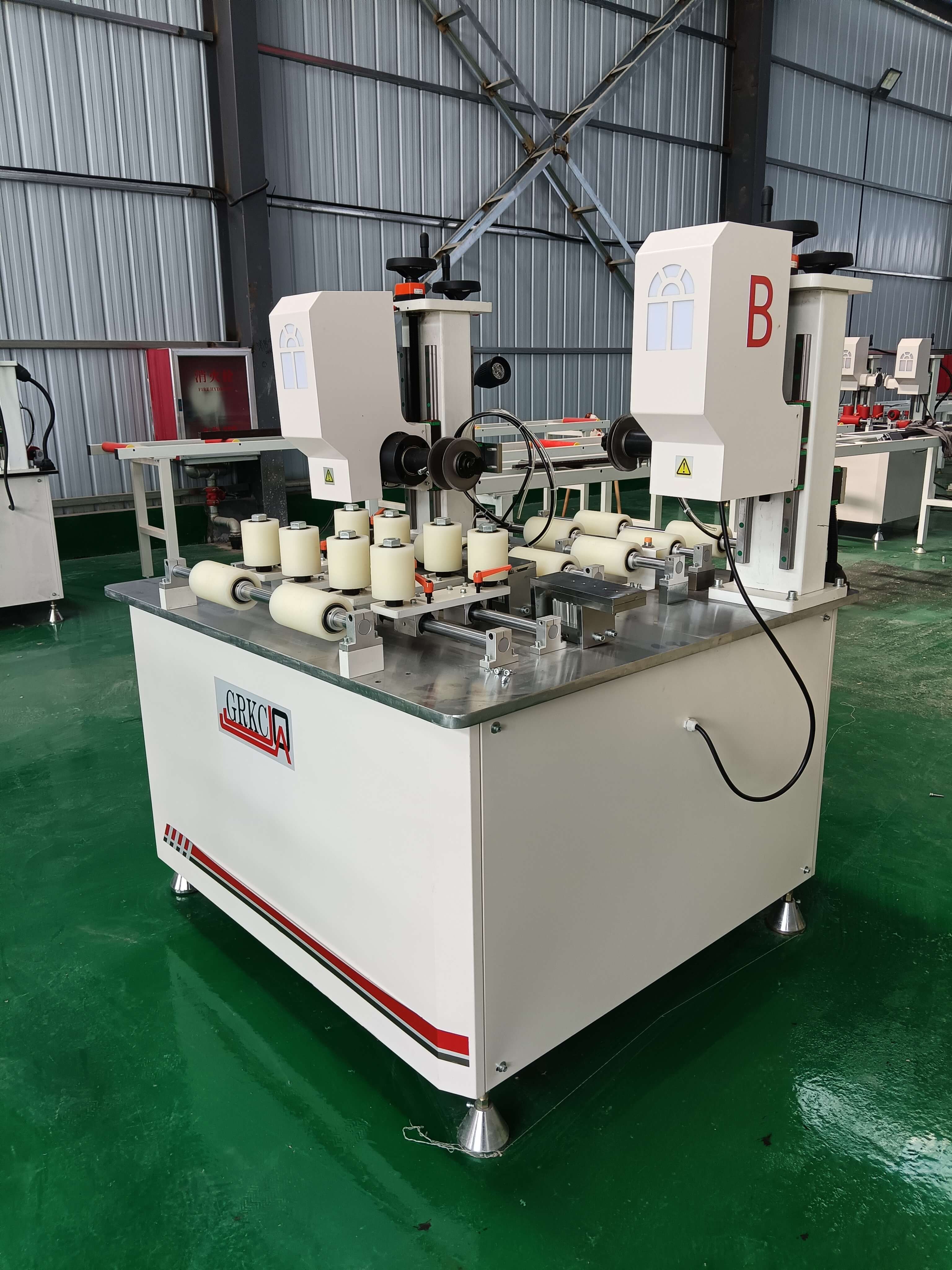 如何提高開齒穿條一體機(jī)的加工效率